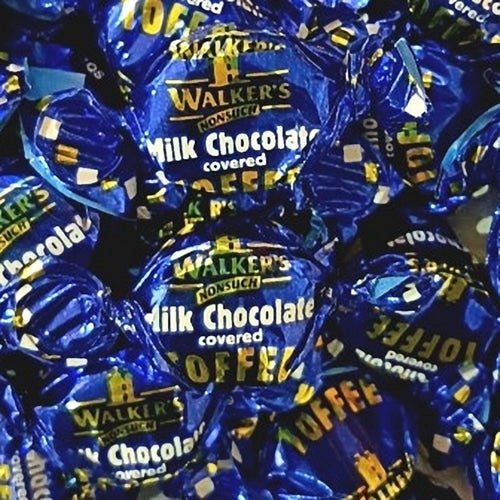 Walker's Milk Chocolate Toffee (100g)